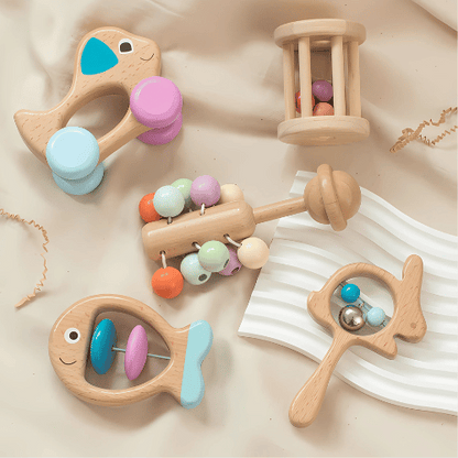 Pastellzauber  Fünfteiliges Holzspielzeugset für Babys
